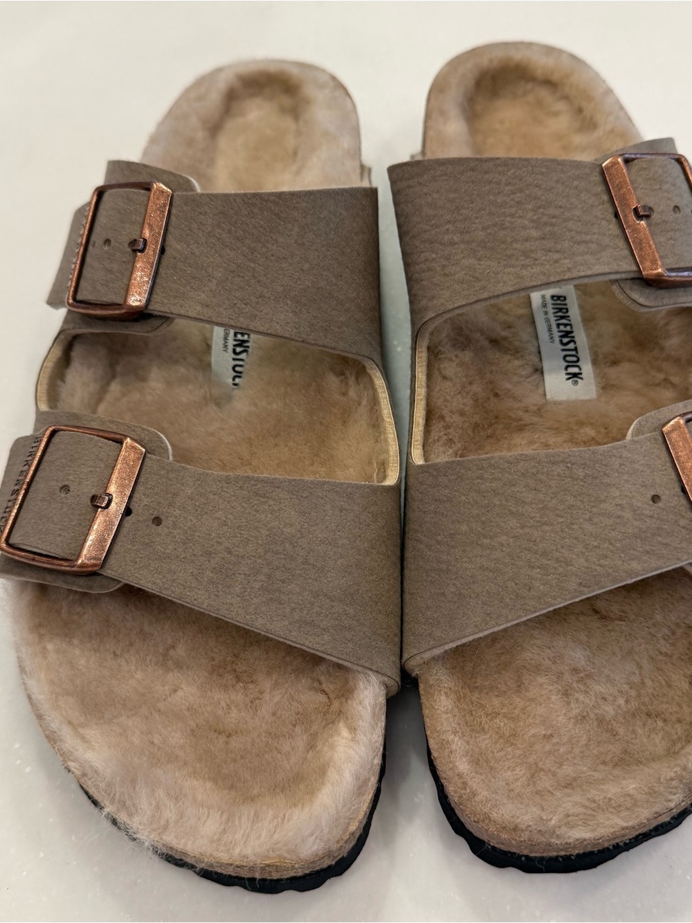 Birkenstock Arizona Genuine Shearling Slide Sandal Taupe Size W-10 M-8 EU 41 NWT - Picture 4 of 13